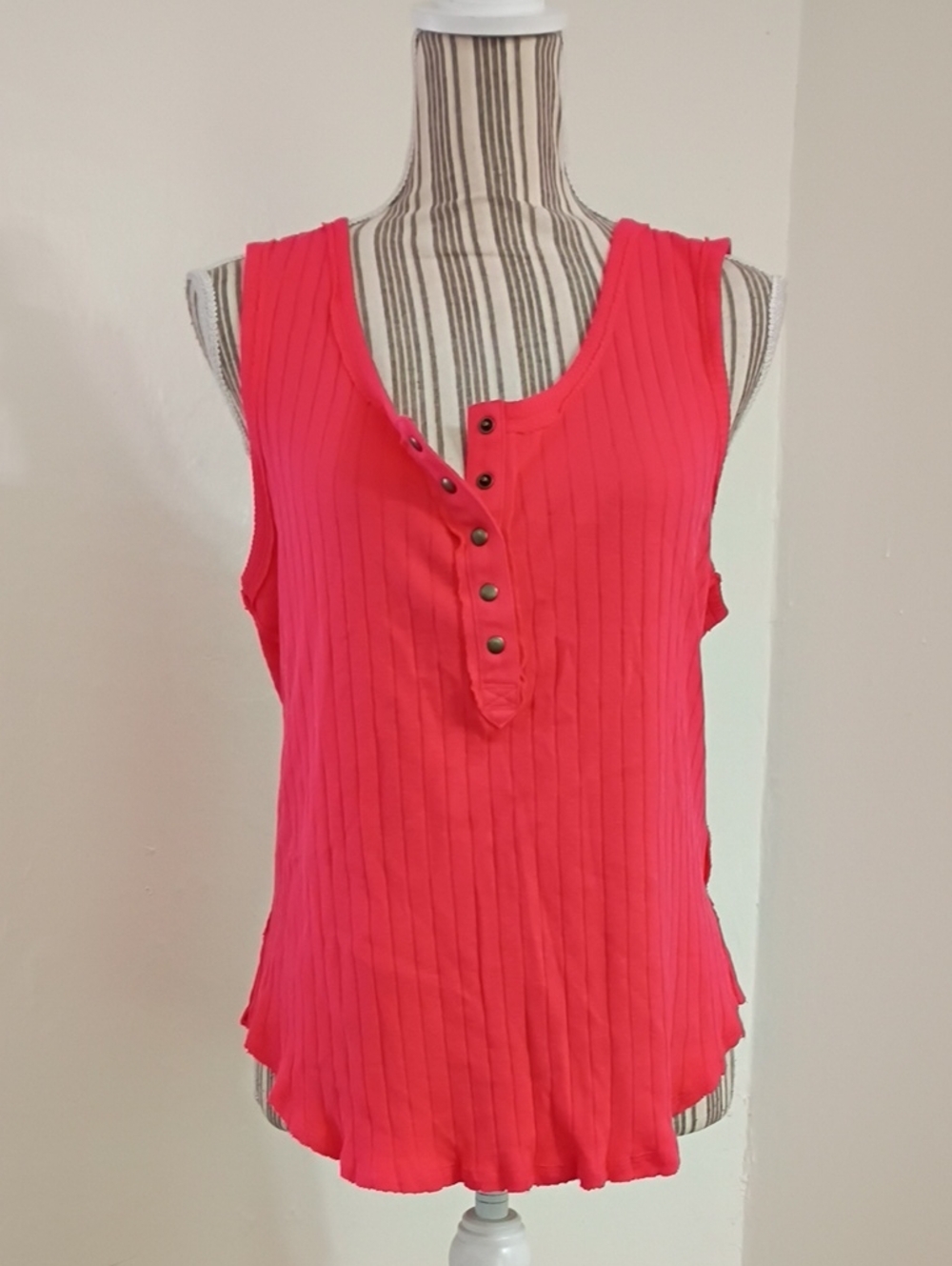We The Free Coral Ribbed Knit Scoop Neck Tank Size XL NWOT